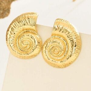“Beach Please” Gold Shell Earrings